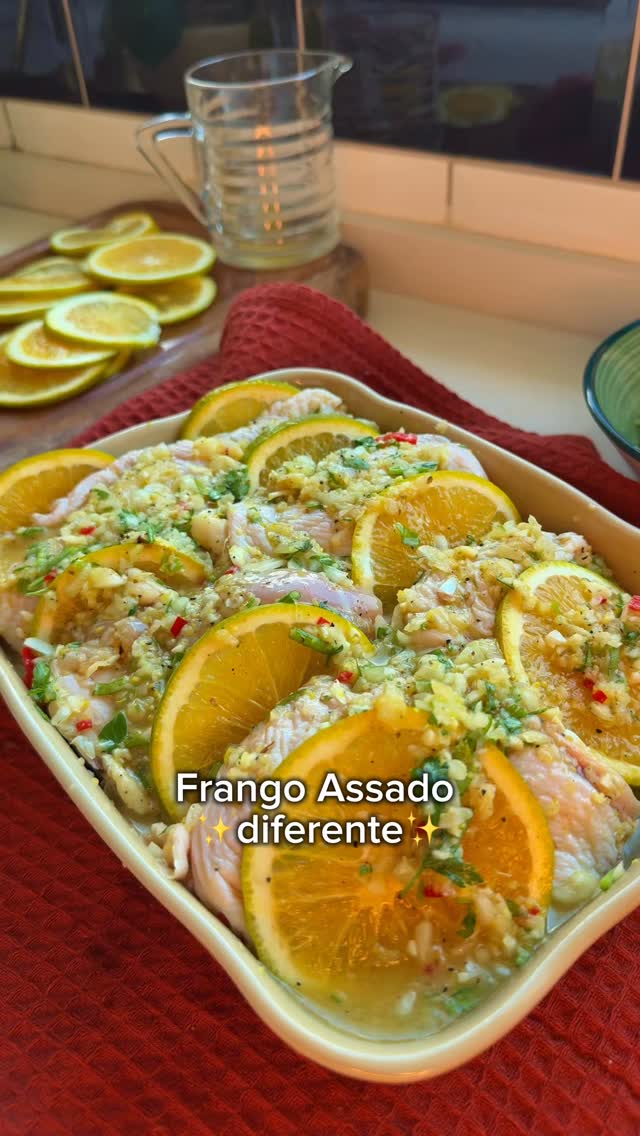 Frango Assado na Laranja 🍊🍗
Ingredientes • 6 sobrecoxas de frango • 1 cebola • 3 dentes de alho grandes • ¼ de pimenta dedo-de-moça sem s…